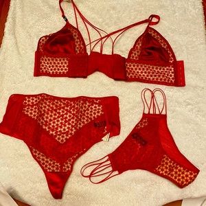 A set of 3 Victoria secrets bra thong pantie